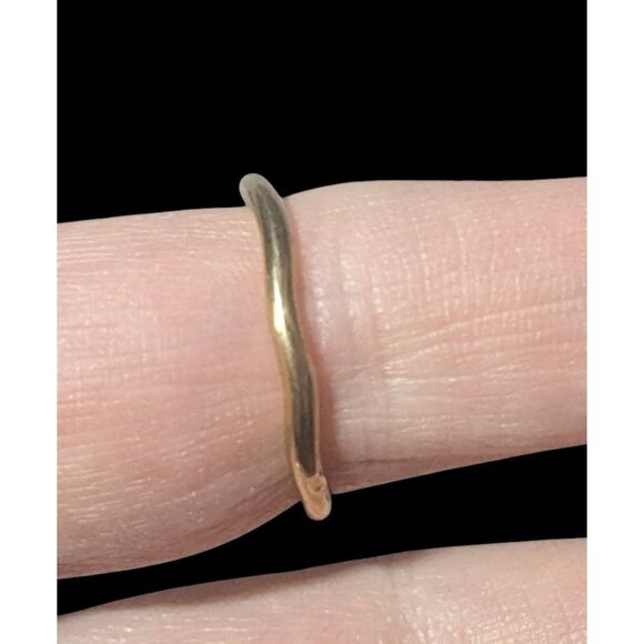 Gold Tone Abstract Wiggle Band Ring Size 7 1/4 - Picture 5 of 11